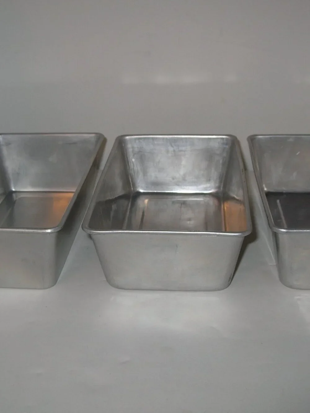 Set Of 3 Aluminum Baking Bread Loaf Pans 9 1/2x5 1/2x2 3/4” Great Condition